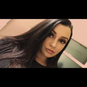 Meet your Posher, Halie
